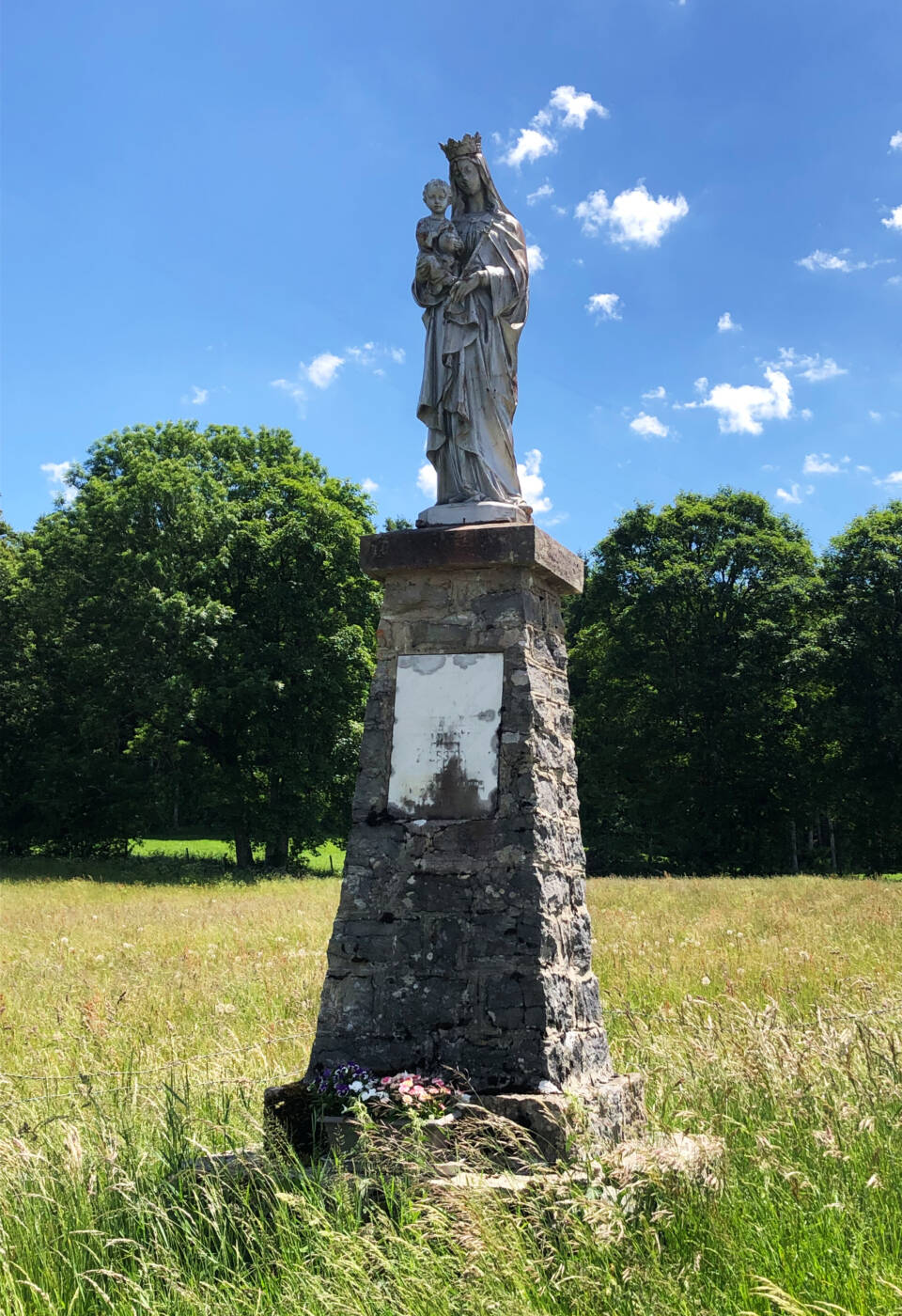 11-Vierge Les Combes