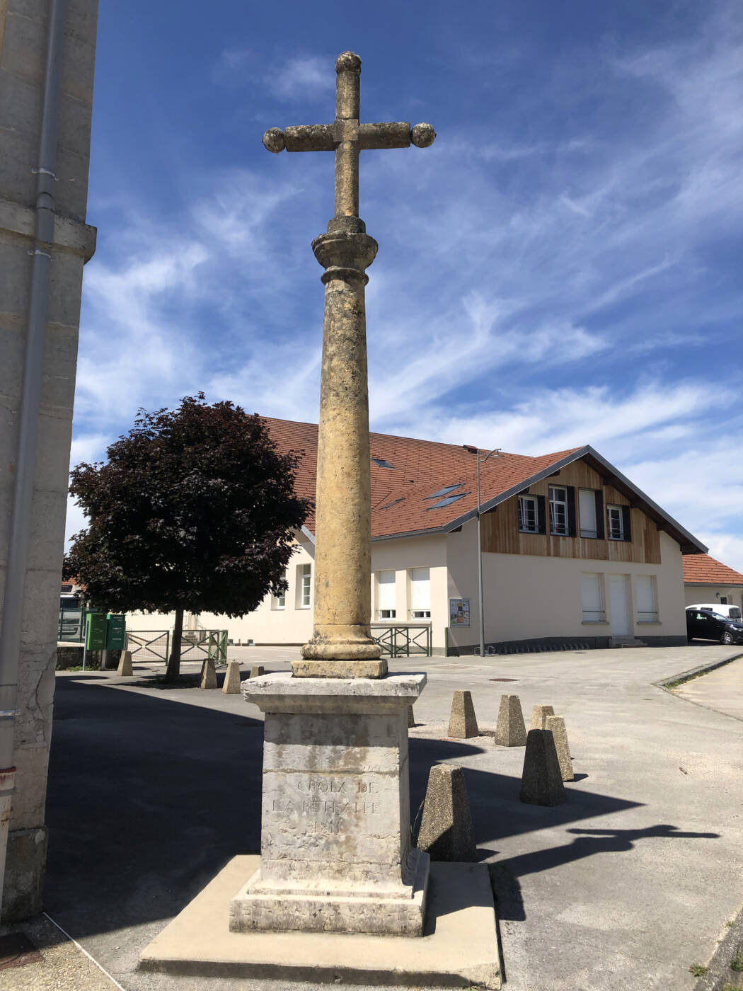 2- Croix les Combes