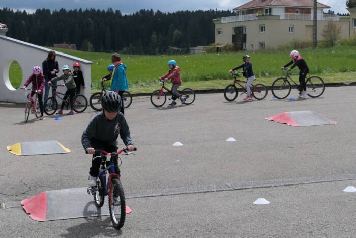 Sécurité à vélo - fédération française de cyclisme, festival Santé'vous bouger PNR du Doubs Horloger