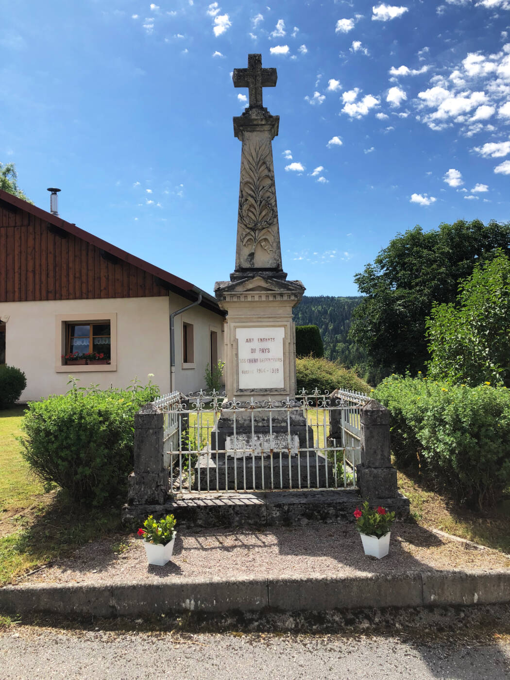 5- Monument aux morts Remonot