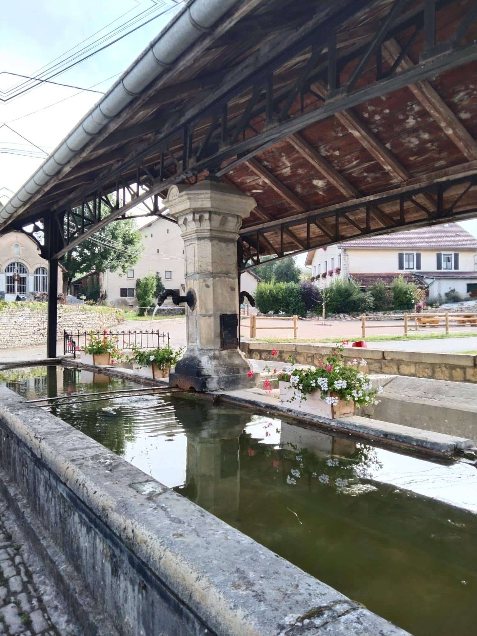 Lavoir abreuvoir de Vauclusotte