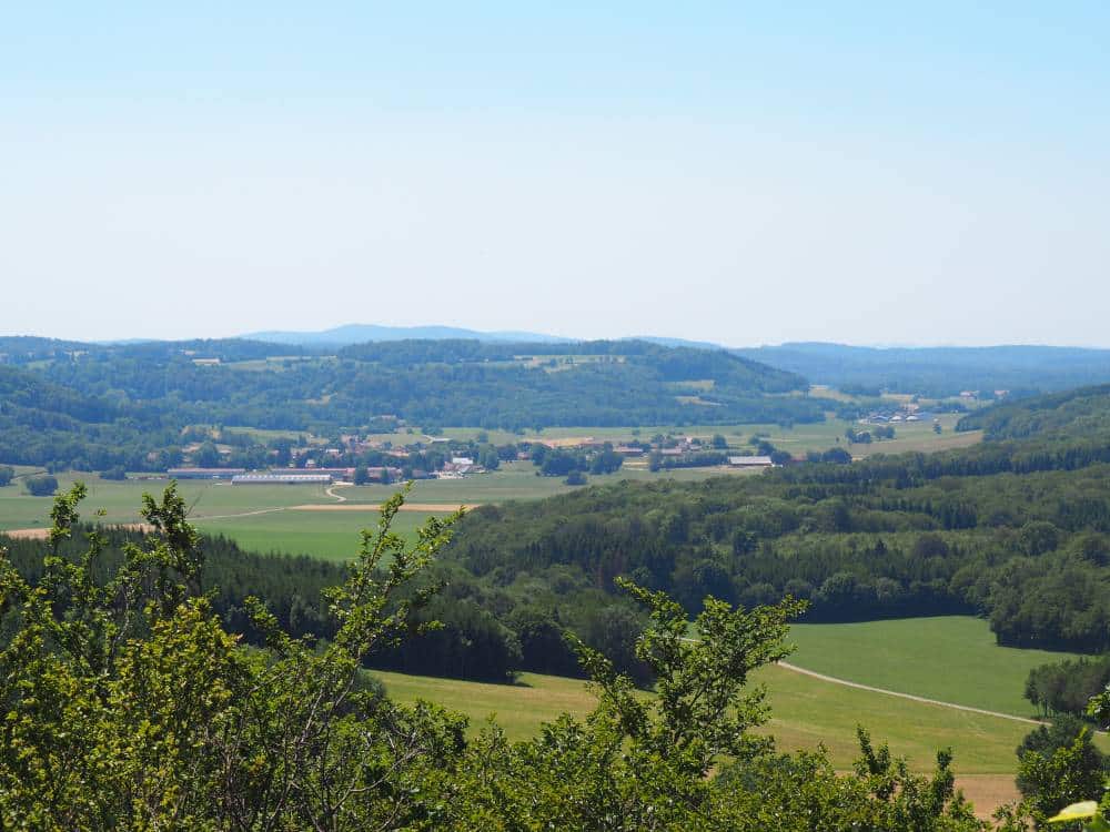Paysage vert et village Landresse