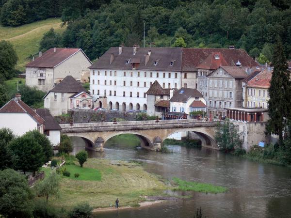Vue sur le pont et le coeur historique