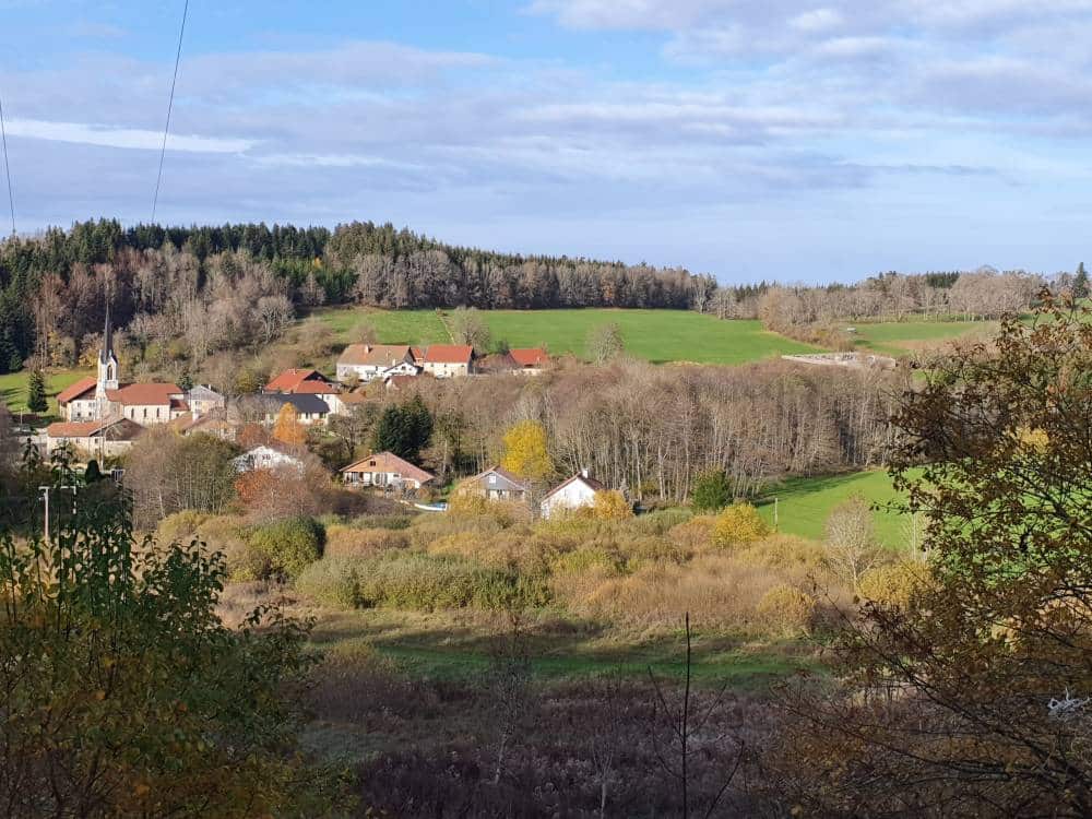 Village bas