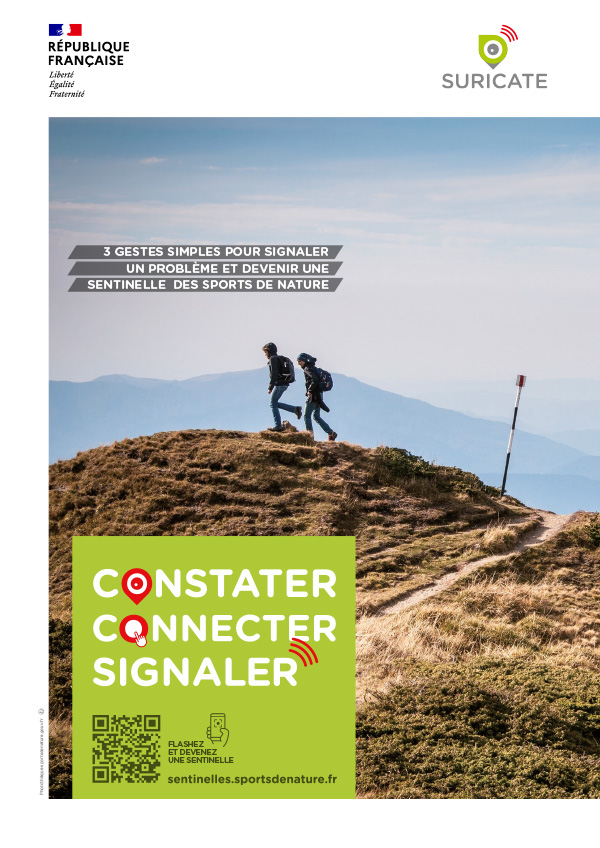 Randonneurs sur une crête de montagne illustrant la campagne Suricate de signalement des problèmes en nature